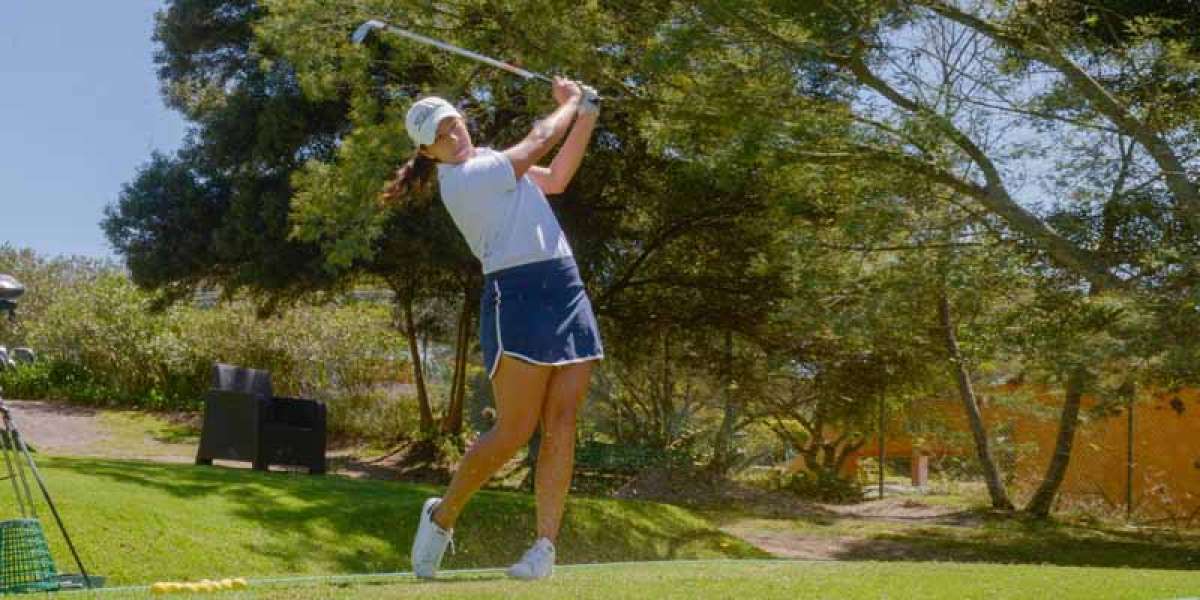 Daniela Darquea durante uno de sus entrenamientos en el club Jacarand&aacute;, ubicado en Cumbay&aacute;, como parte de su preparaci&oacute;n para jugar en el tour.