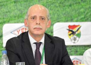 Morales pide a jefe del f&uacute;tbol boliviano imitar a Blatter y renunciar