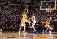 La superestrella de los Lakers, equipo de Los Ángeles, superó el récord impuesto por Kareem Abdul-Jabbar.