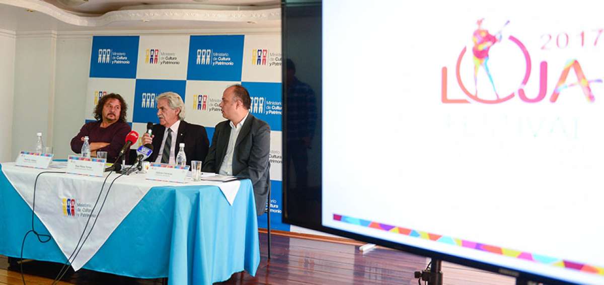 Patricio Vallejo Aristiz&aacute;bal, Director art&iacute;stico del II festival; Ra&uacute;l P&eacute;rez Torres, ministro de Cultura y Patrimonio y Gabriel Cisneros, viceministro subrogante.
