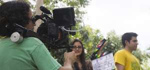 Estudiantes de Producci&oacute;n Audiovisual durante las pr&aacute;cticas. Esta carrera de la Artes y Humanidades de la UCSG se transformar&aacute; en una licenciatura en Cine.