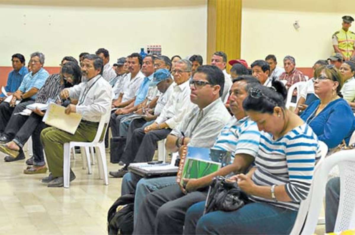 La consulta prelegislativa en Guayas se realiz&oacute; en el auditorio de la Delegaci&oacute;n Provincial Electoral con cerca de 50 asistentes. Foto: Pilar Vera.