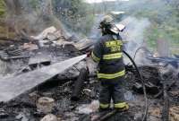 Una persona falleció y otra resultó herida en un incendio registrado en Pacto