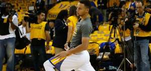 Warriors esperan contar con Curry para juego del domingo contra Houston