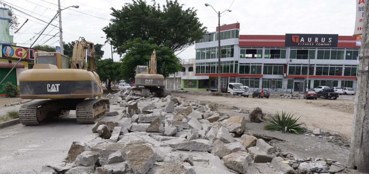 El consorcio Enlace 780 comenz&oacute; a romper el pavimento en la av. Jos&eacute; Mar&iacute;a Egas.