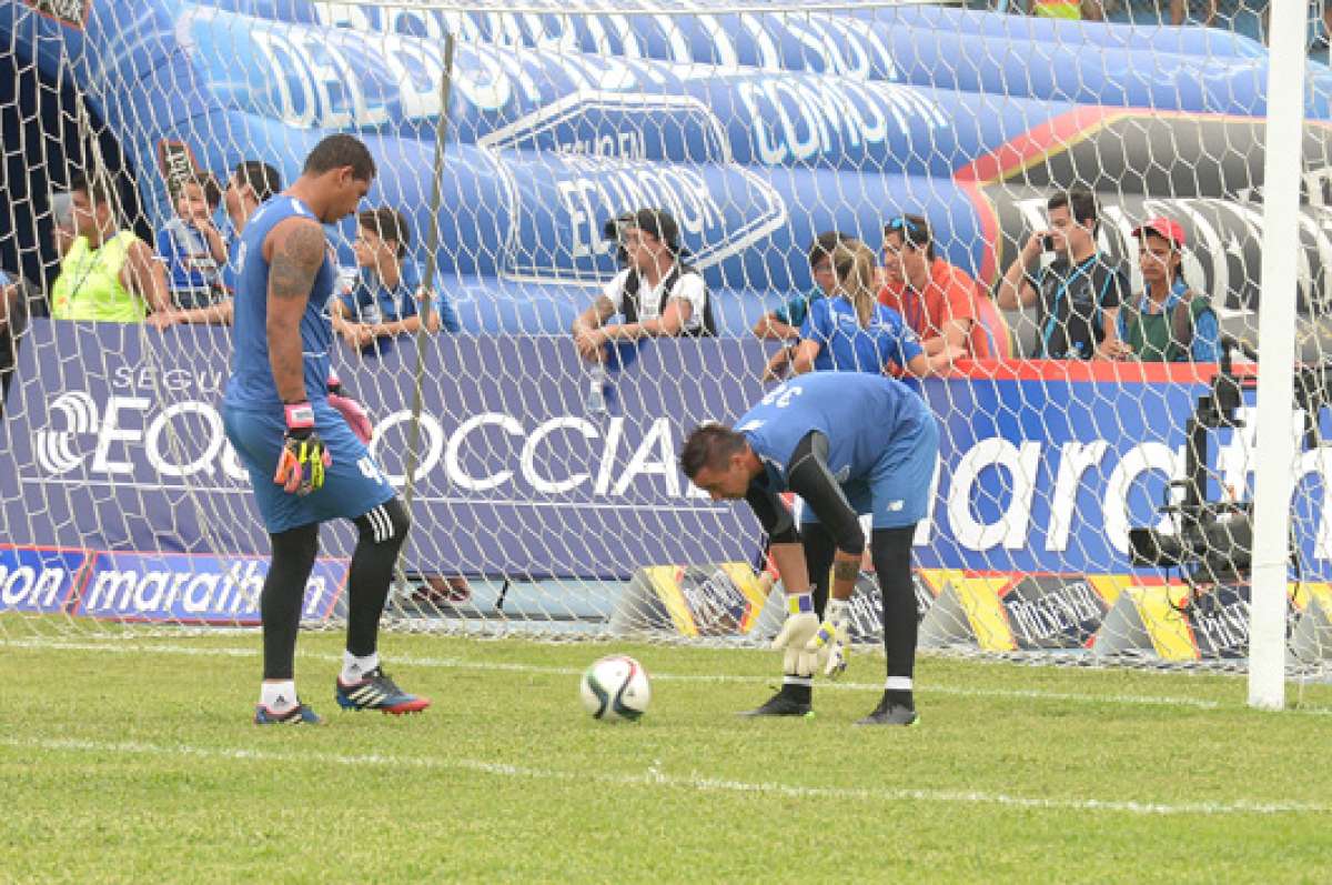 Portero de Emelec hace pol&eacute;micas declaraciones en Instagram
