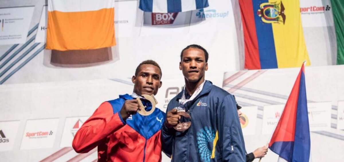 Carlos Mina regresa al pa&iacute;s con la medalla de bronce del Mundial de Boxeo Aficionado