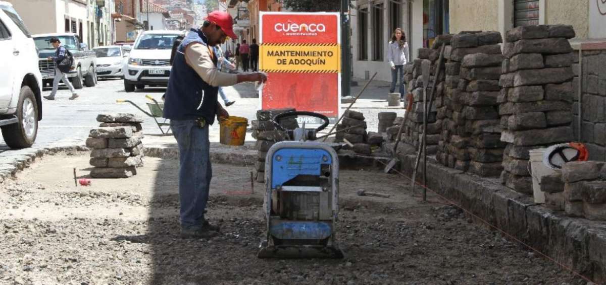 El Municipio de Cuenca recibi&oacute; un pr&eacute;stamo de $ 60 millones para arreglos de v&iacute;as, sistemas de alcantarillado en la ciudad y en los barrios perif&eacute;ricos.