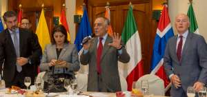 Paco Moncayo mantuvo un encuentro con empresarios en Quito.