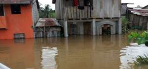 Lluvias dejan inundaciones y damnificados en Esmeraldas