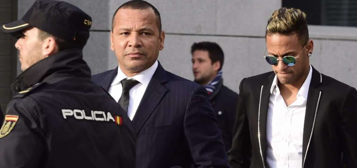 Neymar llega al tribunal para explicar su traspaso al Bar&ccedil;a