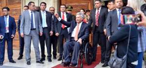 El presidente Len&iacute;n Moreno fue invitado a la sesi&oacute;n solemne. Aqu&iacute; dio a conocer los planes para la capital azuaya.