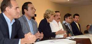 Representantes de las organizaciones pol&iacute;ticas que integran la Unidad se reunieron ayer en Guayaquil.