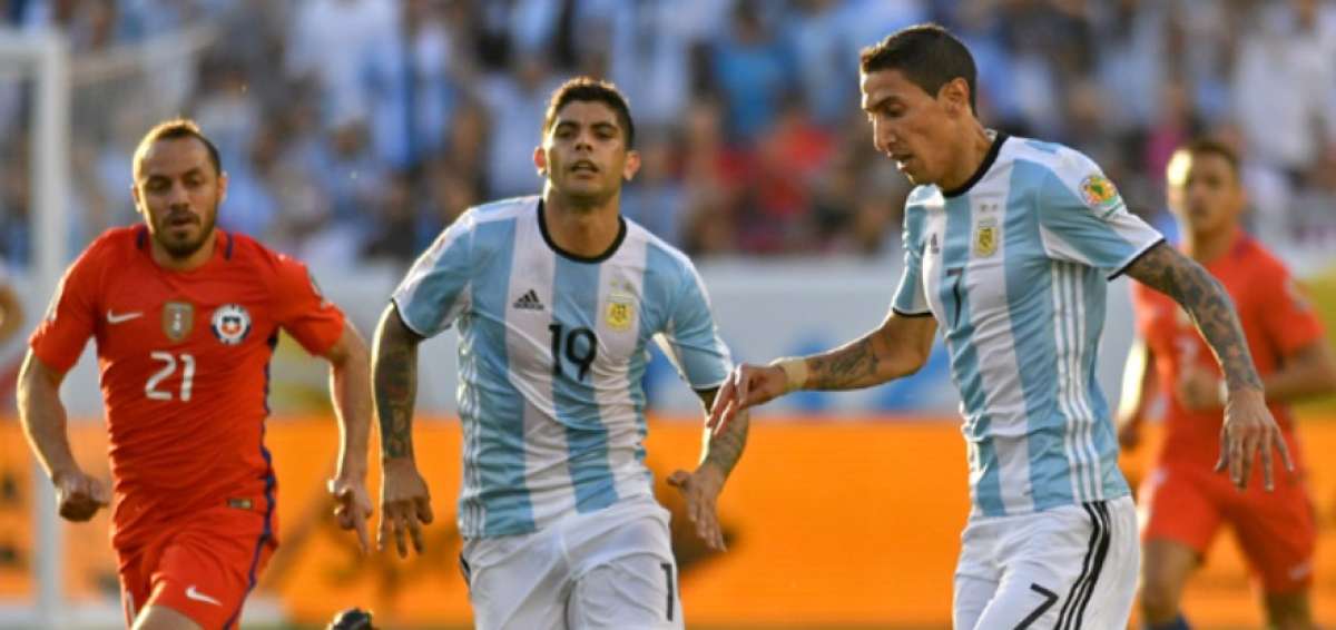Emocionante partido de Copa Am&eacute;rica entre Argentina y Chile en im&aacute;genes