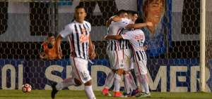 Libertad vence a Racing en ida de cuartos de Sudamericana