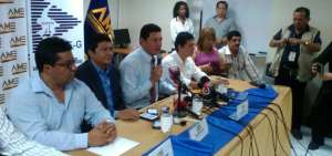 Los alcaldes est&aacute;n dispuestos a defender la democracia en la calles