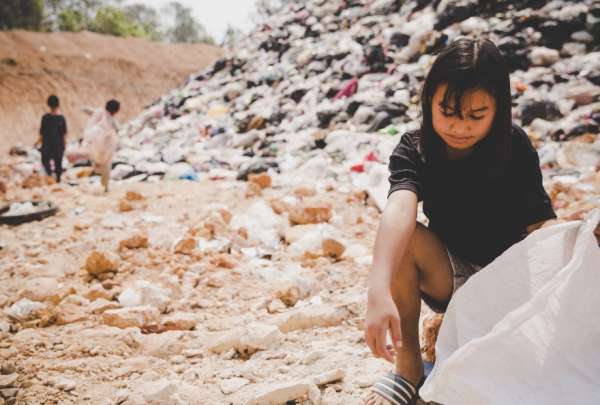Día del Niño en Ecuador: mientras unos juegan, el 9,2% trabaja para sobrevivir
