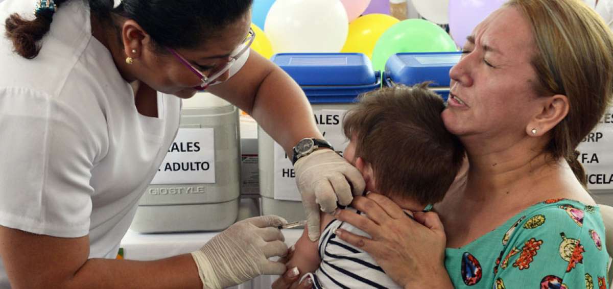 El MSP inyect&oacute; a ni&ntilde;os y adultos en la inauguraci&oacute;n de la Semana de Vacunaci&oacute;n en las Am&eacute;ricas.