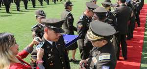 Ceremonia de ascenso de servidores de la Polic&iacute;a Nacional.