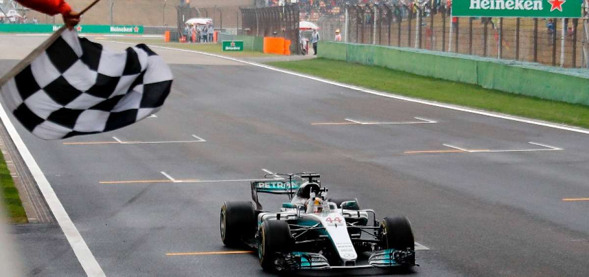 Hamilton se toma la revancha contra Vettel