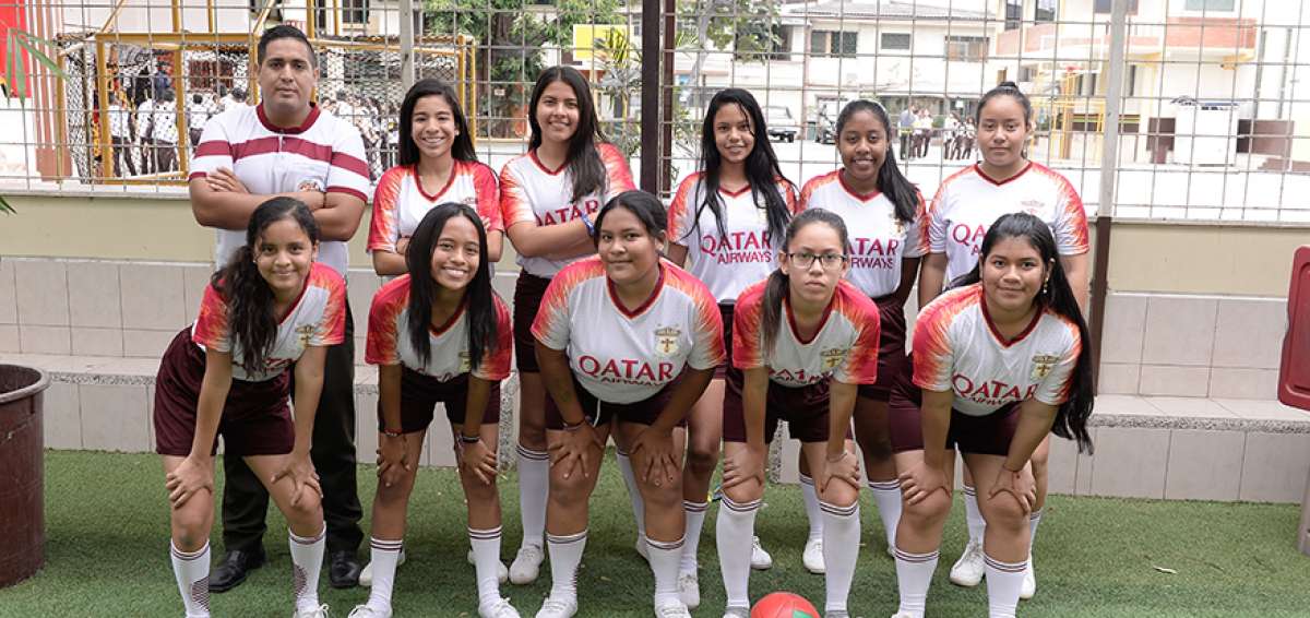 El equipo de f&uacute;tbol femenino del plantel siempre listo para salir a la cancha a dar lo mejor ante las rivales, por su colegio franciscano.