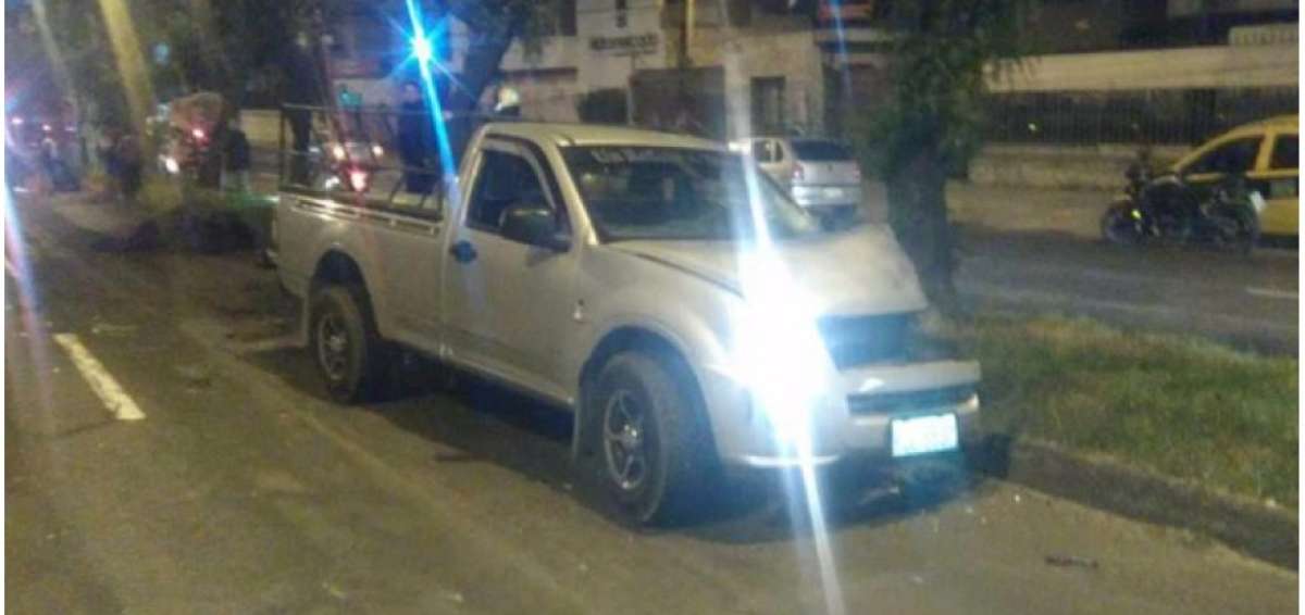 Choque entre camioneta y moto en Quito dej&oacute; un fallecido