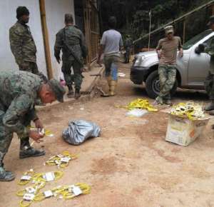 Personal militar incaut&oacute; 1.829 tacos de dinamita, 3.648 c&aacute;psulas con cord&oacute;n detonante, entre otros materiales explosivos. Foto: Cortes&iacute;a