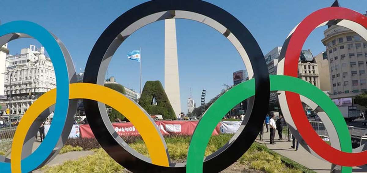 Unas 2.000 personas participaron en los trabajos de preparaci&oacute;n para la inauguraci&oacute;n de los Juegos Ol&iacute;mpicos de la Juventud. La organizaci&oacute;n decidi&oacute; que el evento de apertura no se realice en un estadio, sino en el Obelisco, al aire libre.