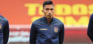 &Aacute;ngel Mena destac&oacute; por el sector diestro de la Selecci&oacute;n