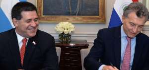 Macri y Cartes hablan sobre propuesta tripartita del Mundial-2030