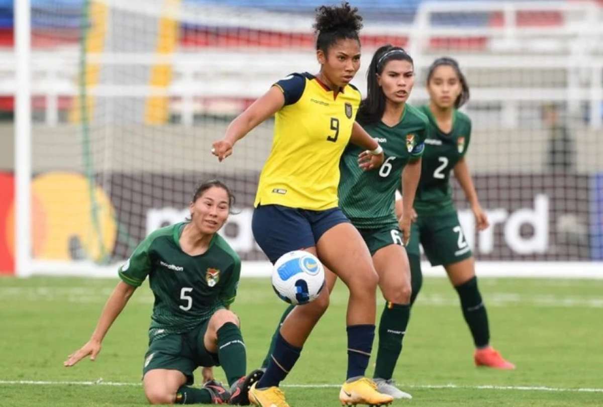 Nayely Bolaños milita en el equipo Dragonas Independiente.