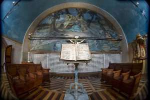 El coro alto de la iglesia est&aacute; ubicado en el mismo sitio que antes era la habitaci&oacute;n donde la santa acud&iacute;a para rezar el rosario. Fotos: Andr&eacute;s Darquea | El Tel&eacute;grafo