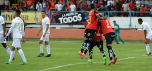 Deportivo Cuenca triunfa en casa contra Liga-Q