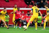 Europa League: Piero Hincapié fue titular en el empate del Leverkusen