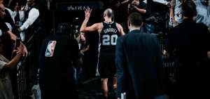 El argentino Manu Gin&oacute;bili anuncia su retiro del basquetbol