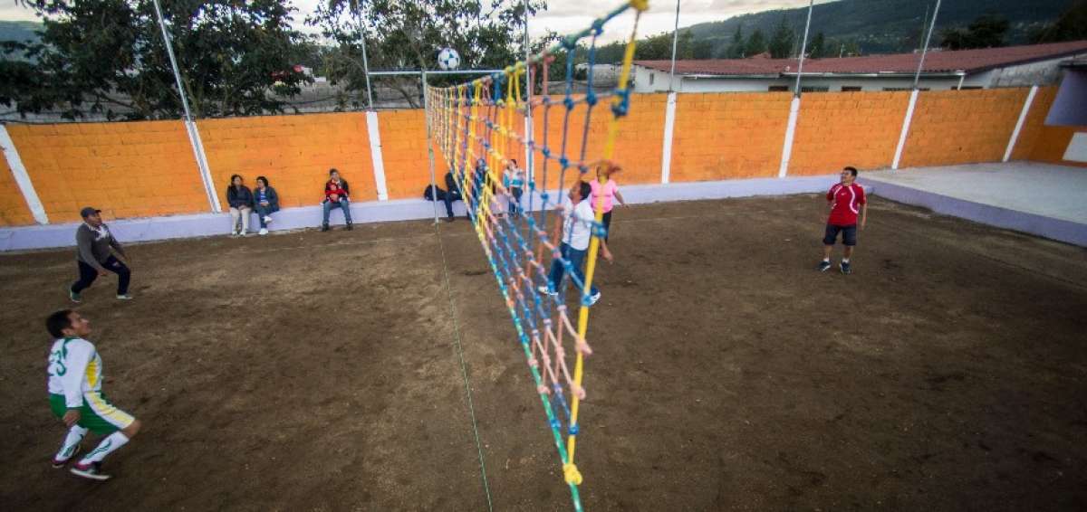 El pasado viernes se jugaron varios partidos en &lsquo;La Amarradora&rsquo;, nueva cancha de ecuav&oacute;ley ubicada en Conocoto, donde se promociona esta actividad. 