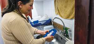 Las trabajadoras del hogar tienen dos v&iacute;as de apoyo