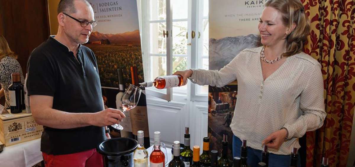 La Embajada de Argentina conmemor&oacute; el D&iacute;a Internacional del Malbec
