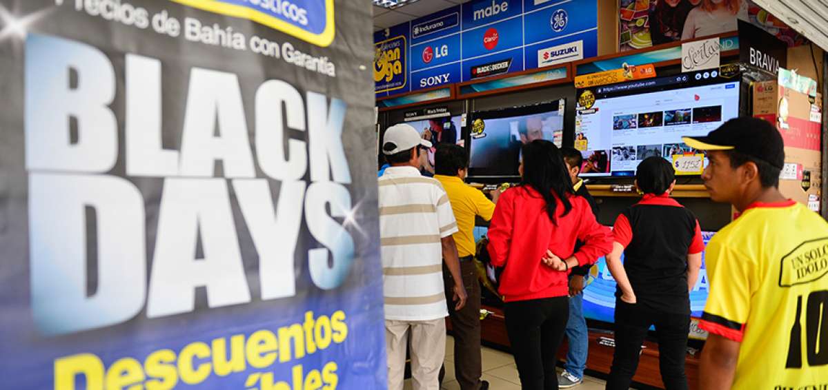 Clientes aprovecharon &uacute;ltimos descuentos por el Black Friday