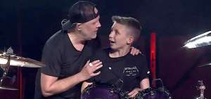 Metallica invita a un ni&ntilde;o a tocar en show