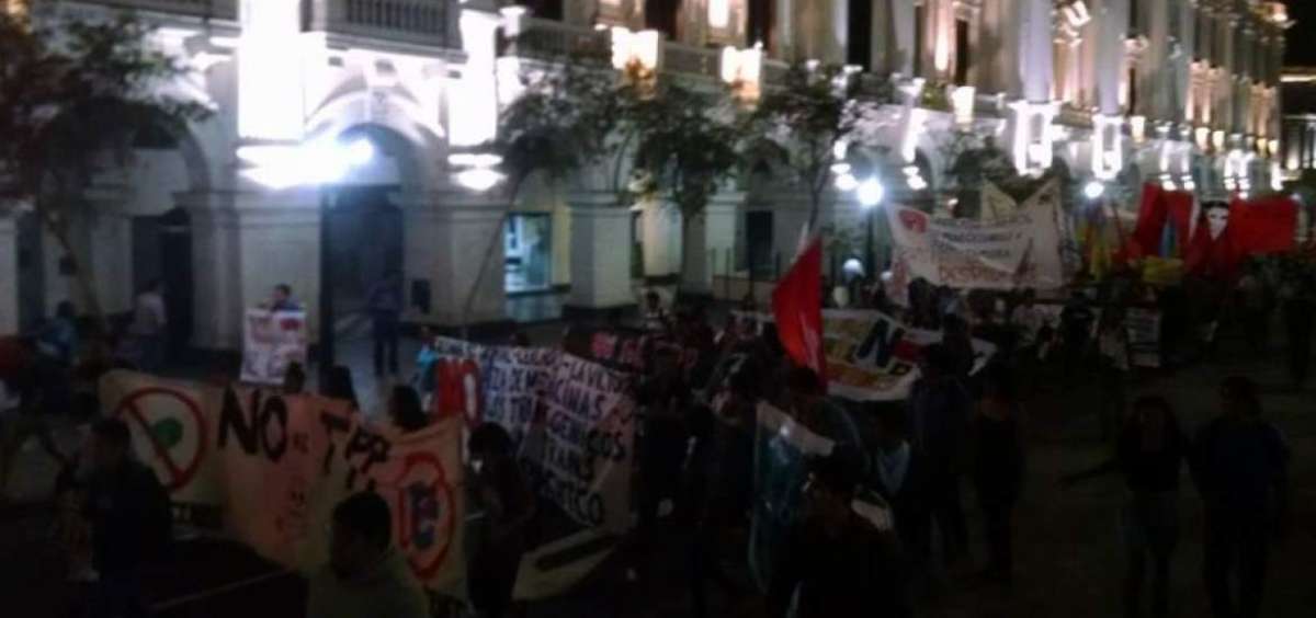 Marcha contra acuerdo comercial TPP termina en choque con la policia en Per&uacute;