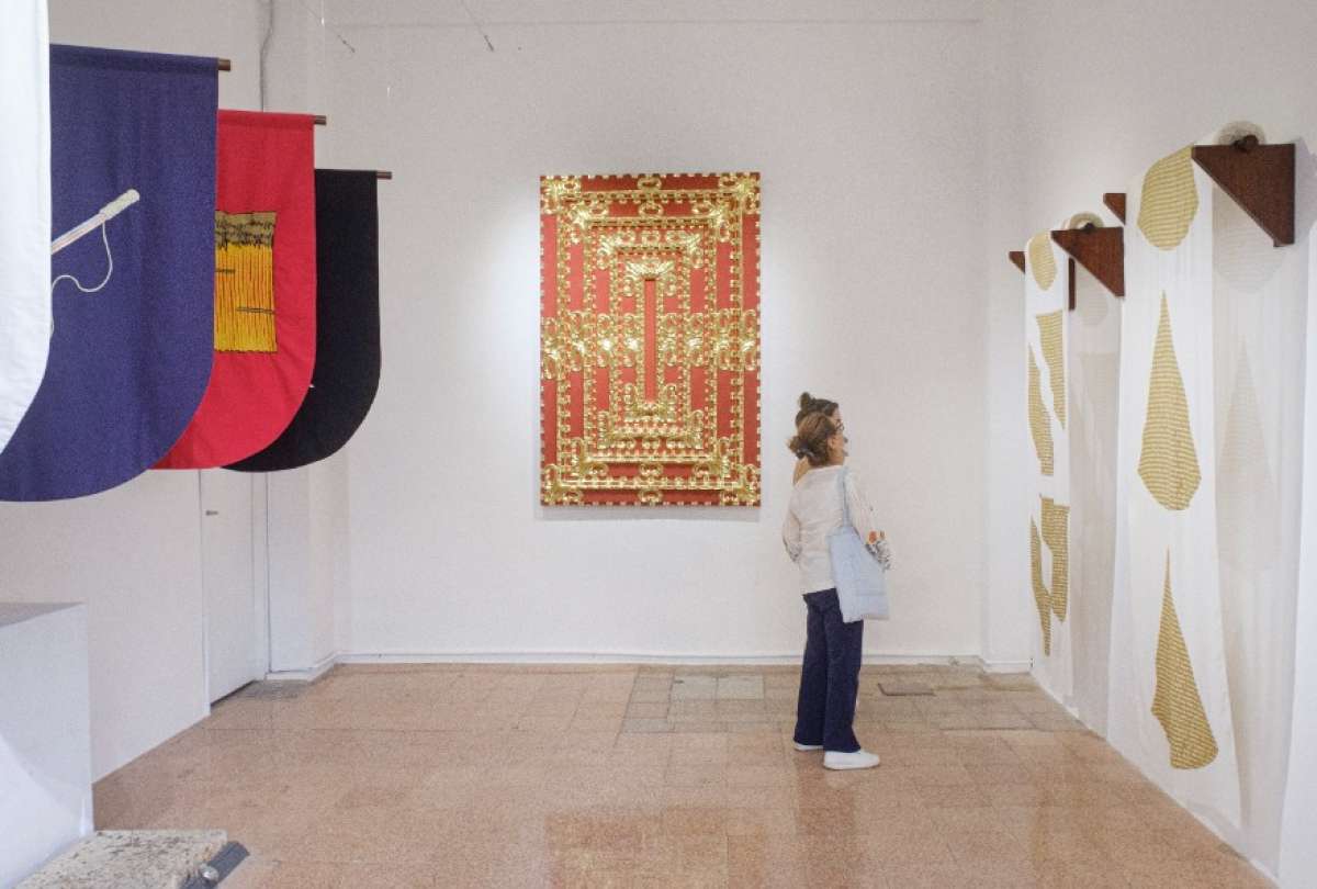 Presentes transtemporales, una obra que cuestiona las estructuras de poder