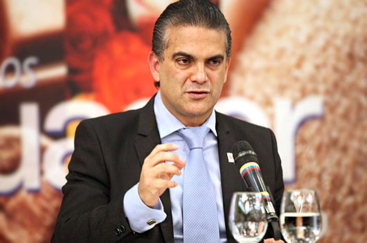 Salvaguardia entre Colombia y Ecuador se decidir&aacute; en 11 d&iacute;as 