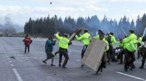 El bloqueo de la v&iacute;a Panamericana, en el sector de El Chasqui, incidi&oacute; para que los productos no llegaran a los mercados. La ruta qued&oacute; abierta desde ayer. Foto: Miguel Jim&eacute;nez / El Tel&eacute;grafo