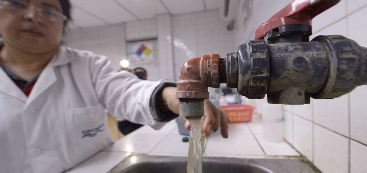 En la planta La Toma, administrada por Interagua, los niveles de turbiedad se analizan cada 15 minutos durante la &eacute;poca de lluvias.