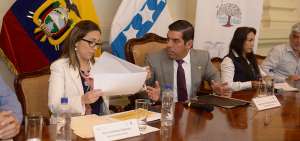 Ra&uacute;l Ledesma, gobernador del Guayas, y la ministra Ver&oacute;nica Espinosa presentaron el plan operativo para mejorar la salud mental de los consumidores.