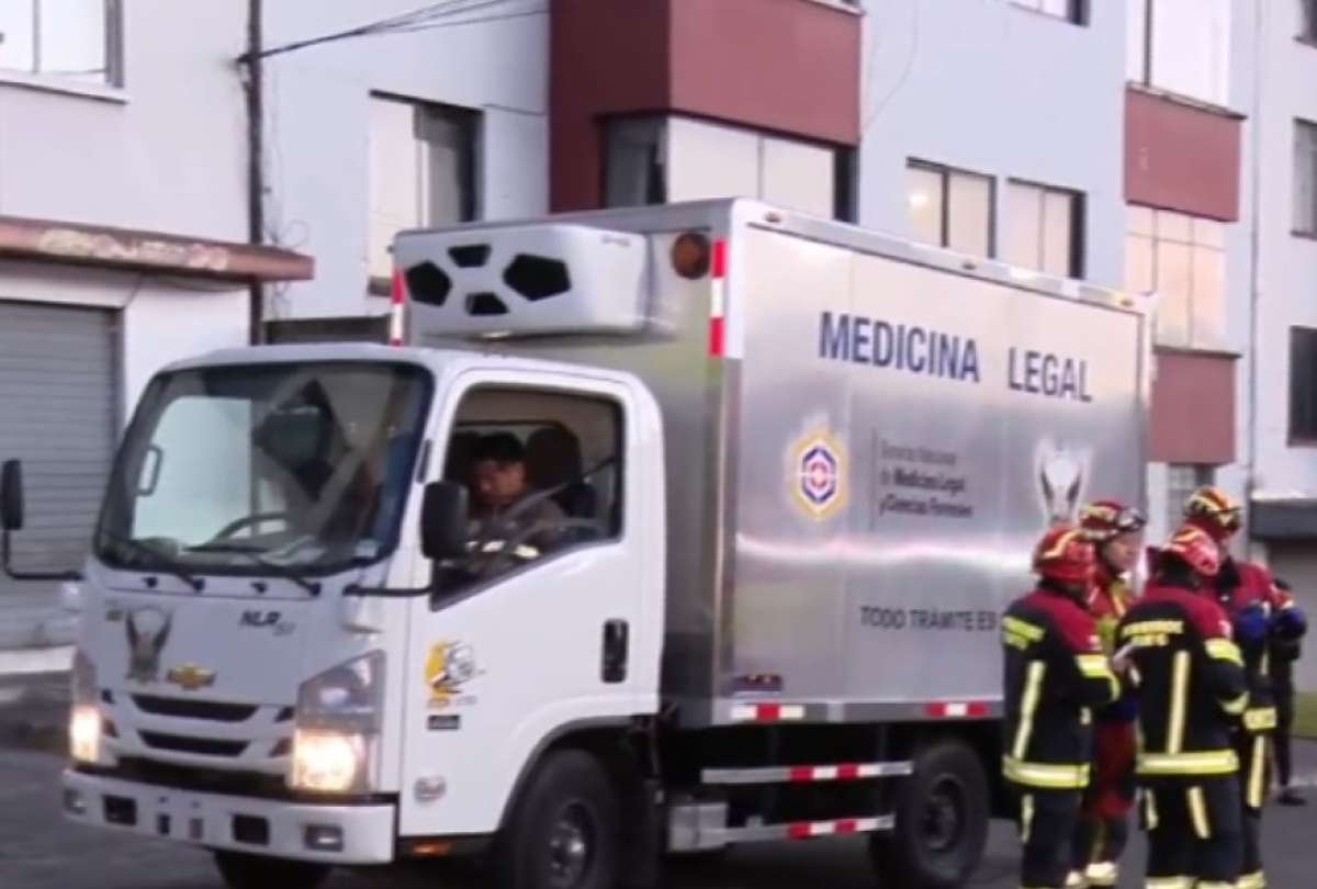 Una mujer murió en un accidente de tránsito este lunes. La joven víctima circulaba sin casco al norte de Quito. 