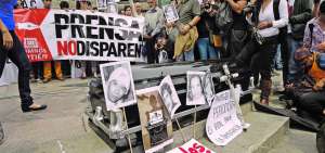 En marzo de 2017, en M&eacute;xico, con ocho disparos fue asesinada la periodista Ang&eacute;lica Mora.