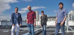 Desde la izq.: Martin Fritz (cantante), Diego Carlisky (director musical), Gabriel Fern&aacute;ndez (guitarrista) y Jonathan Andrade (guitarra de 7 cuerdas).  