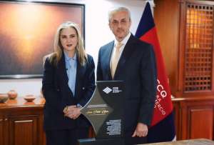 Empresario ecuatoriano fue reconocido por su trayectoria empresarial durante un acto realizado en Quito.